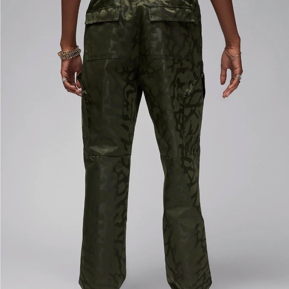 Jordan X Paris Saint-Germain Cargo Pants in Green with Yellow and Black - Picture 3 of 3